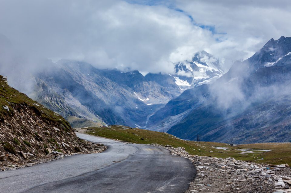​What is the best tour plan for Kullu Manali and Rohtang pass?